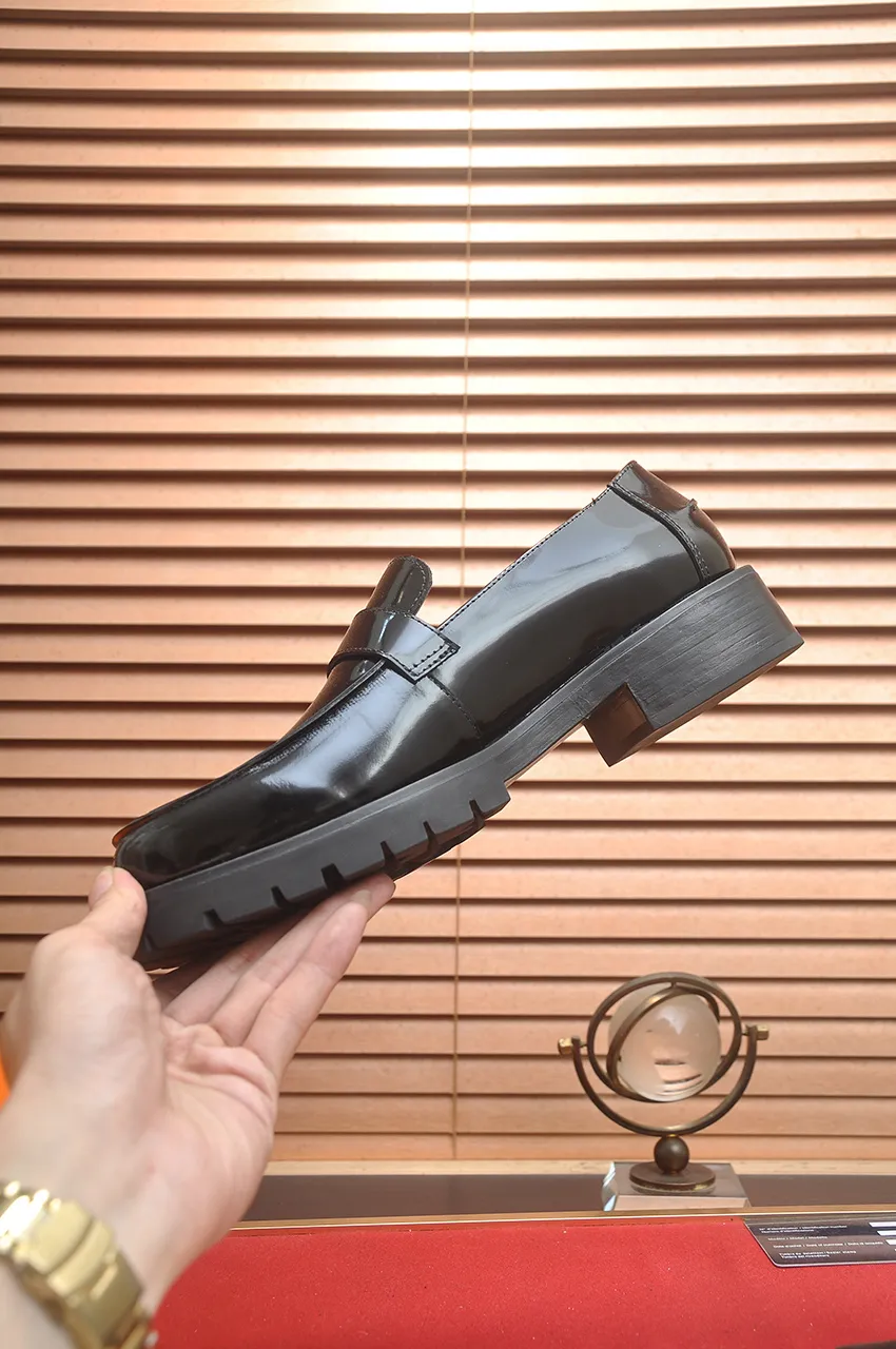 Factory price 500💶[HERMES] (cowhide lining)🍀Italian top luxury🍀He does not pursue novel styles and gorgeous colors, but attracts the favor of successful men with his flawless, elegant and classic style. Formal leather shoes This very comfortable, simple and stable style allows you to easily match any style! The pattern is absolutely 1:1 refined from the original case, and we strive for excellence in materials, imported cowhide + cowhide lining💪💪💪extraordinary texture👍! Code number: 38-45 (45 customized)